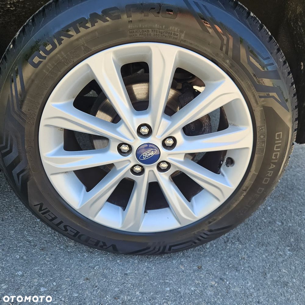 Ford Kuga 1.5 EcoBoost 2x4 Titanium - 13