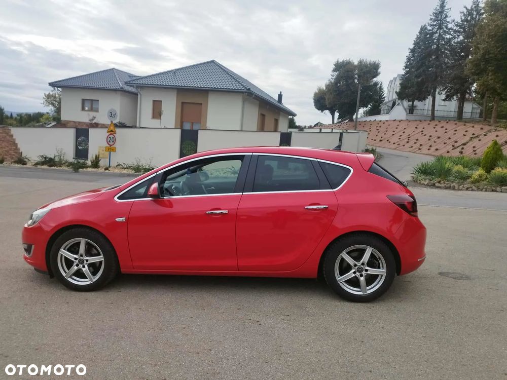 Opel Astra IV 1.6 T Executive - 1