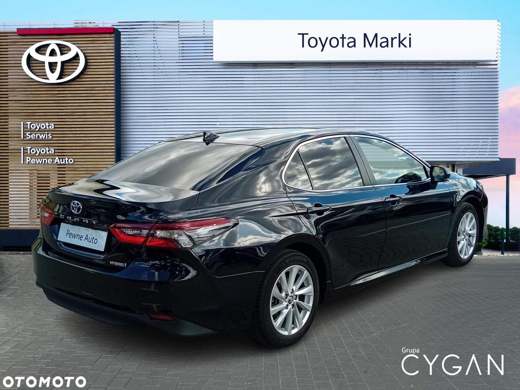Toyota Camry - 5