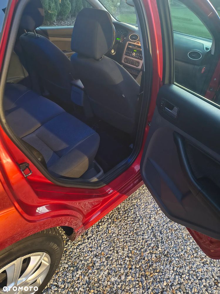 Ford Focus 1.8 Titanium - 19