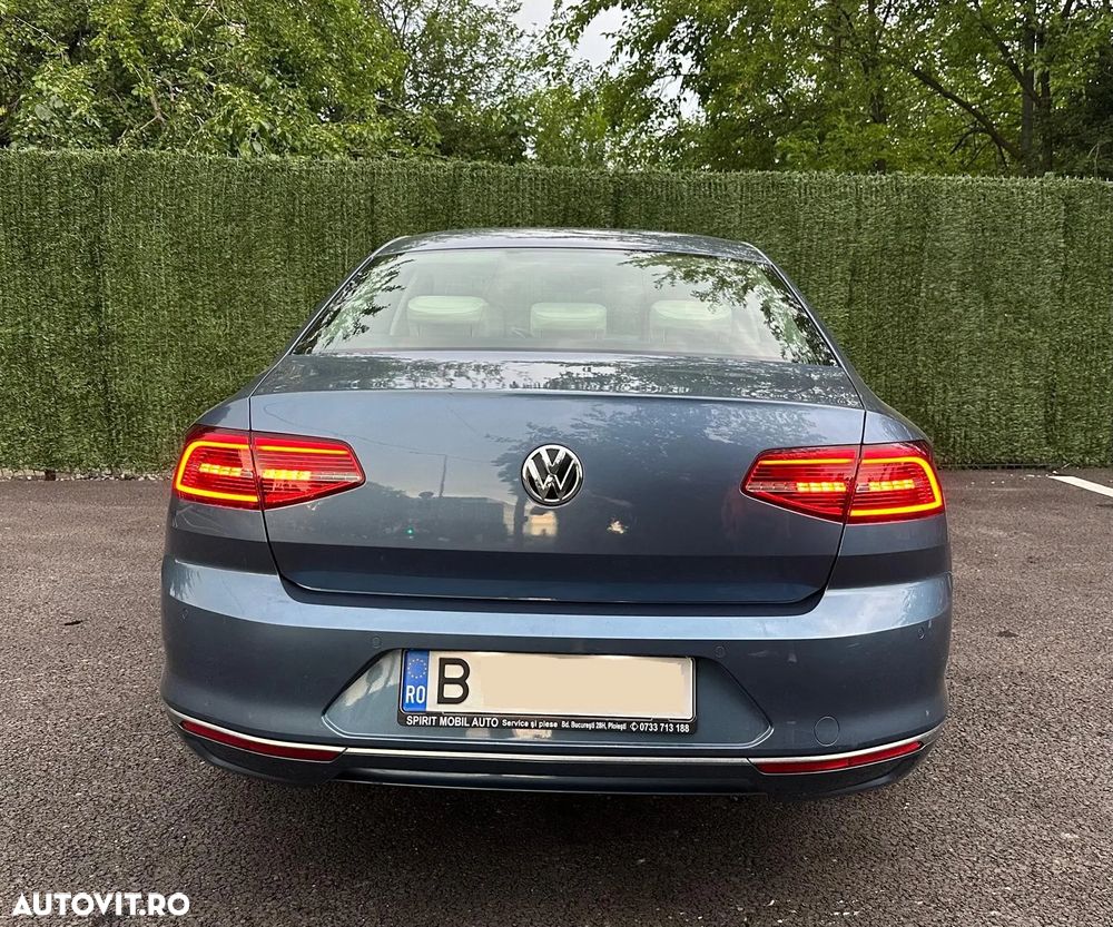 Volkswagen Passat 2.0 TDI DSG Highline - 20