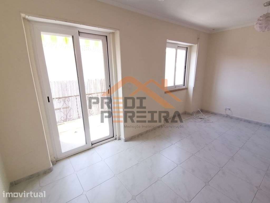 Situado em Odivelas, T3 remodelado para arrendamento. - Grande imagem: 5/19
