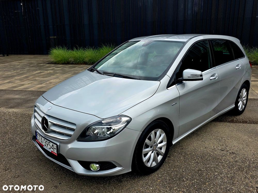 Mercedes-Benz Klasa B 180 (BlueEFFICIENCY) - 1
