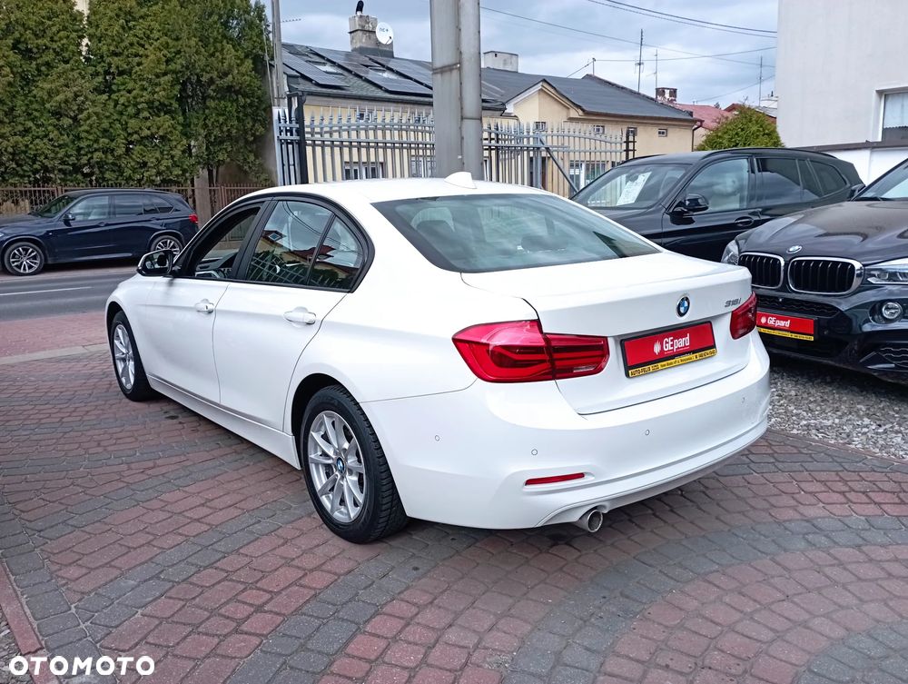 BMW Seria 3 318i - 6