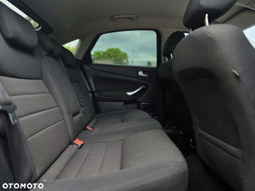 Ford Mondeo - 22