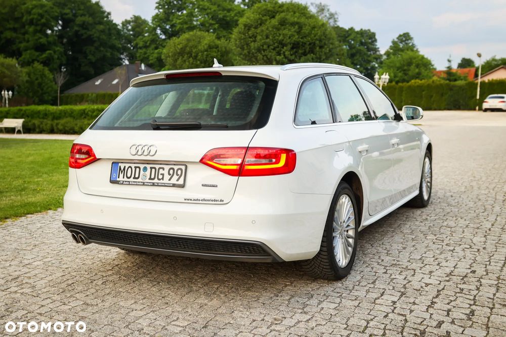 Audi A4 Avant 2.0 TDI DPF clean diesel quattro S tronic S line Sportpaket - 13