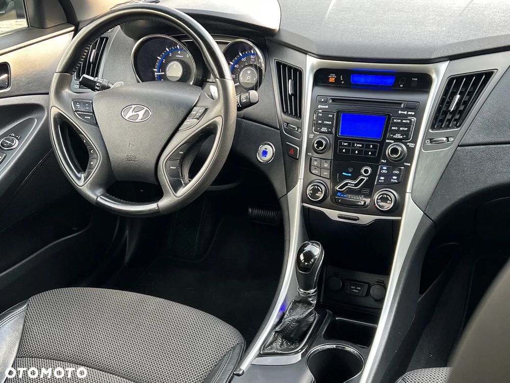 Hyundai Sonata - 25