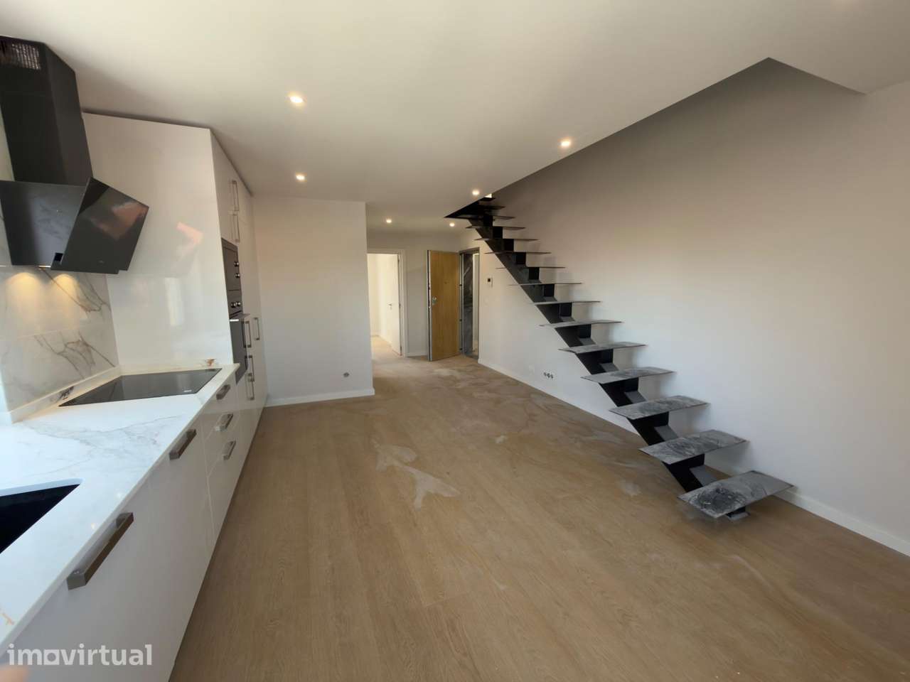 Apartamento T1+1 - Grande imagem: 4/57
