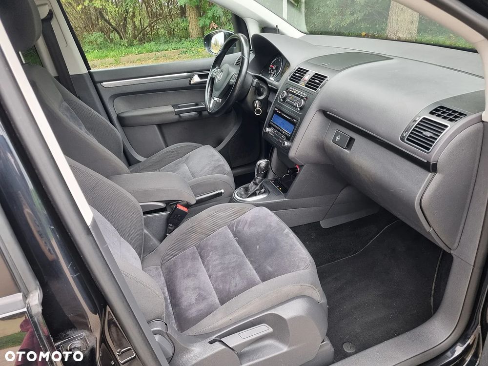 Volkswagen Touran 2.0 TDI DPF DSG Highline - 15