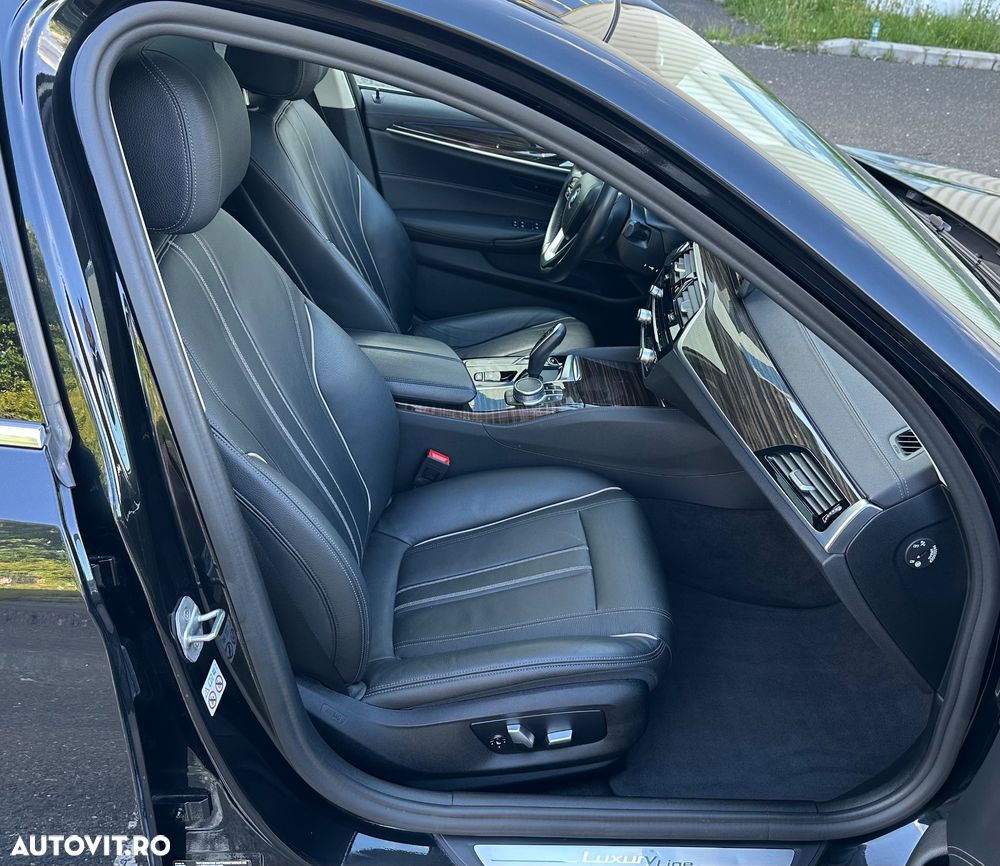 BMW Seria 5 520i AT MHEV - 14