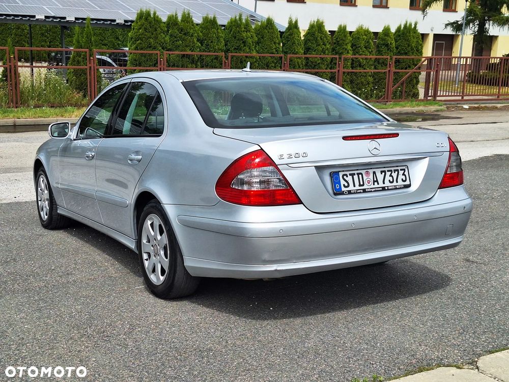 Mercedes-Benz Klasa E 200 CDI Classic DPF - 19