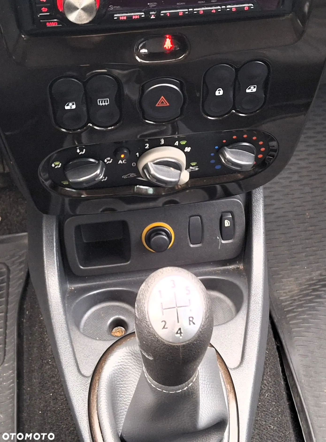 Dacia Duster 1.6 16V 4x2 Laureate - 21