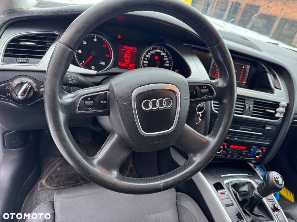 Audi A4 Avant 2.0 TDI - 8