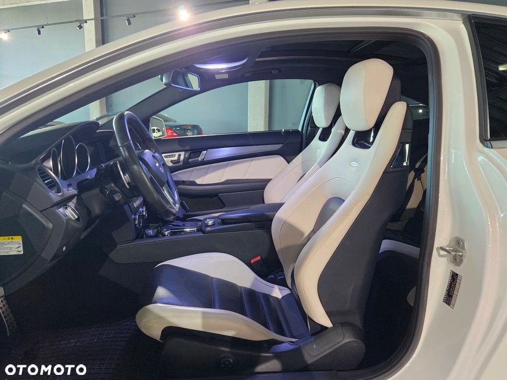 Mercedes-Benz Klasa C 63 AMG AMG SPEEDSHIFT MCT - 12