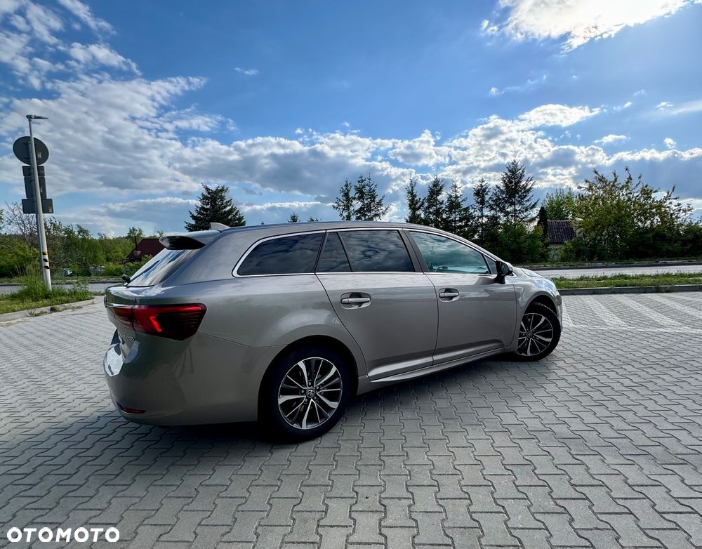 Toyota Avensis 2.0 D-4D Prestige - 20