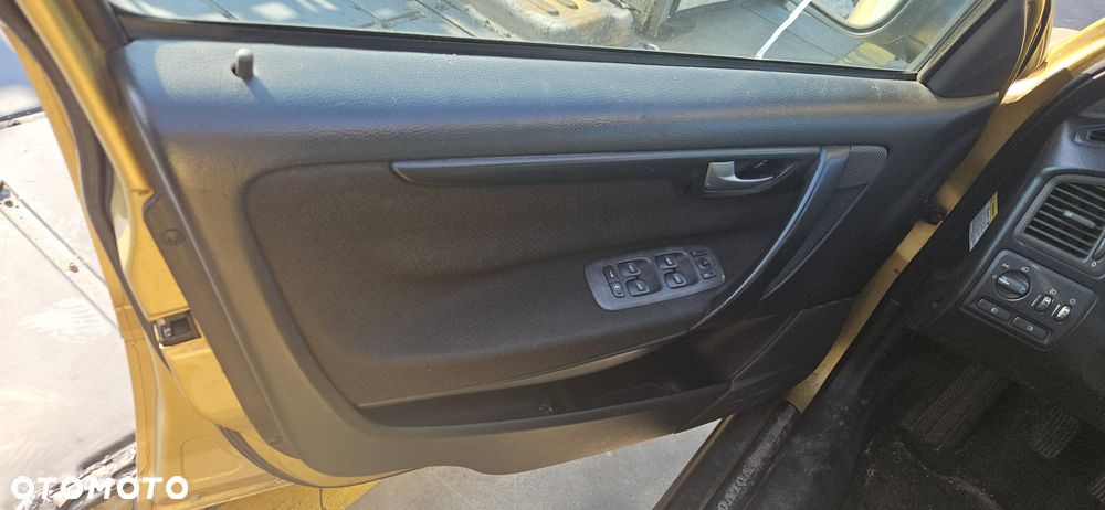 VOLVO S60 I 2.4 B5244S2 00 - 04 - RADIO RADIOODTWARZACZ - 17