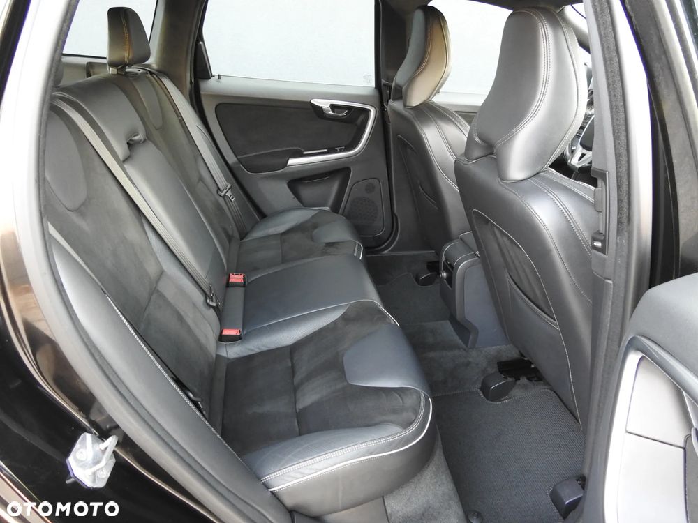 Volvo XC 60 D4 Drive-E R-Design Momentum - 14