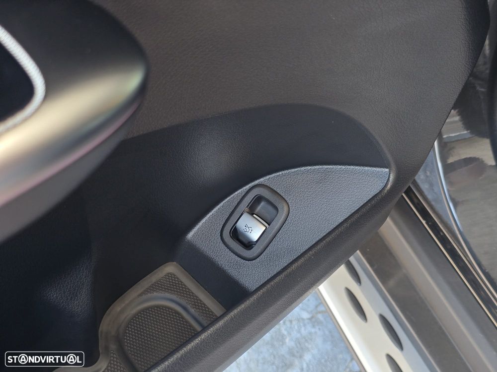 Mercedes-Benz GLC 300 de Coupe 4Matic - 11