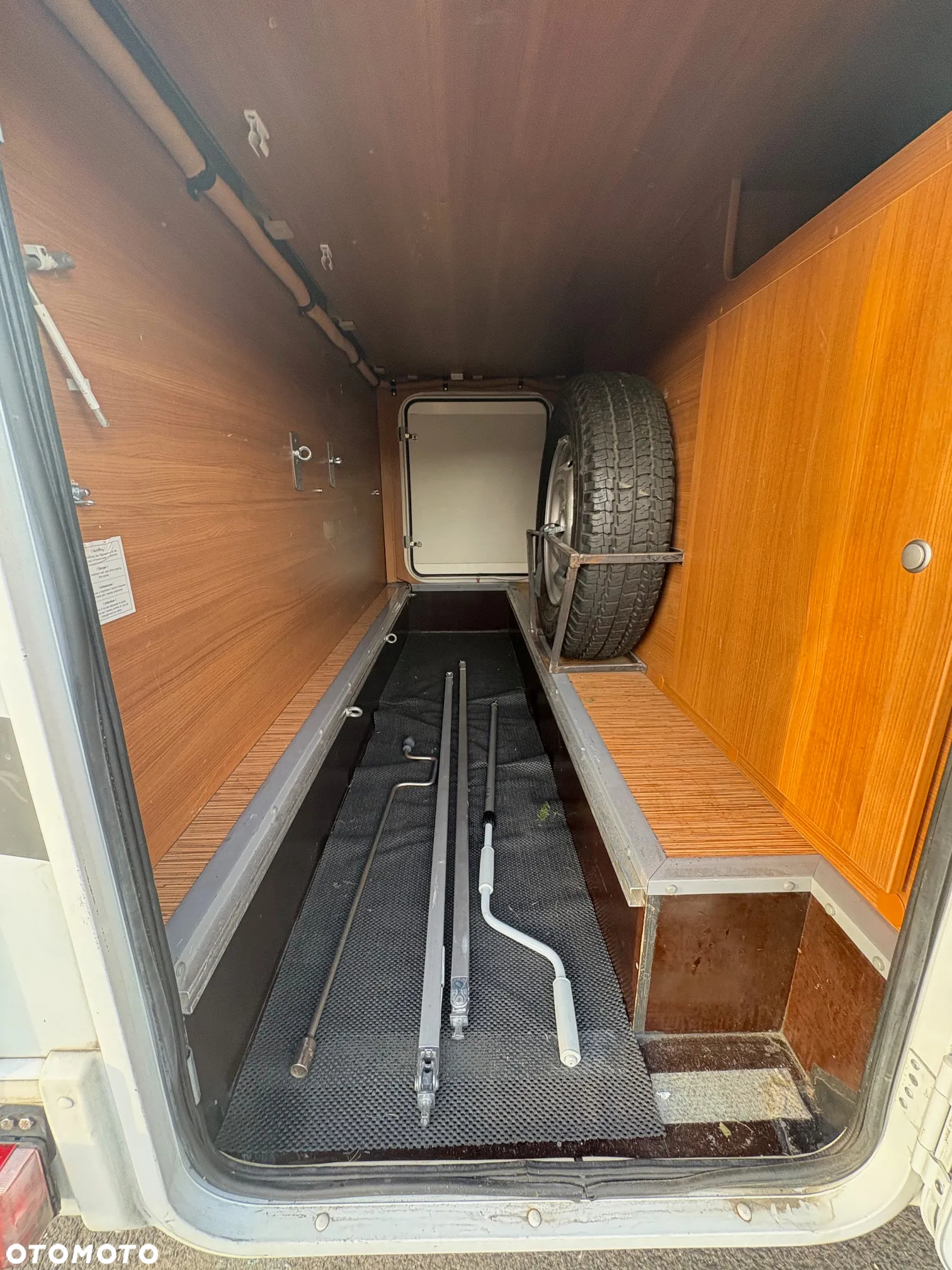 Ford CAPRON TRANSIT - 16