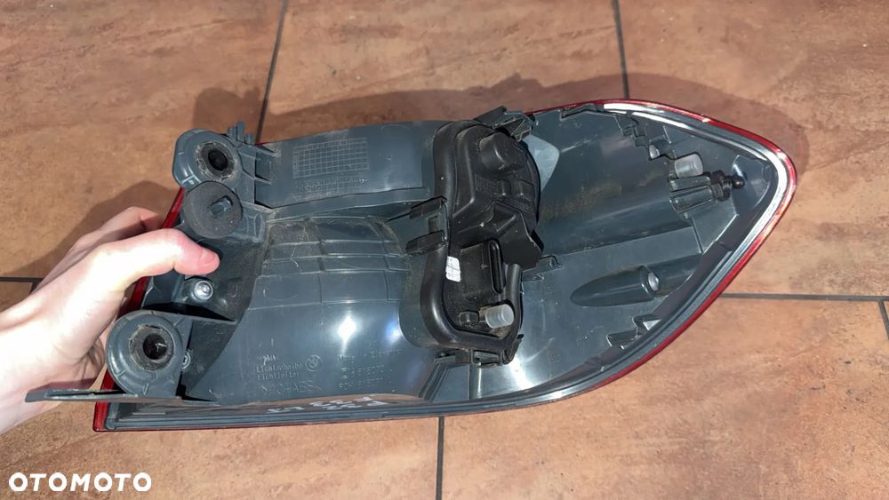 BMW F32 F33 F36 LAMPA W BŁOTNIK LEWA TYŁ 7296099 USA - 4