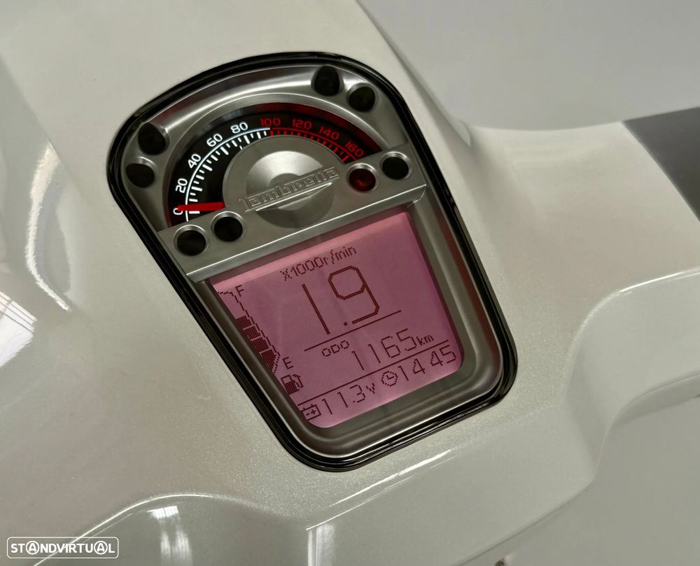 Lambretta V125 Special - 9