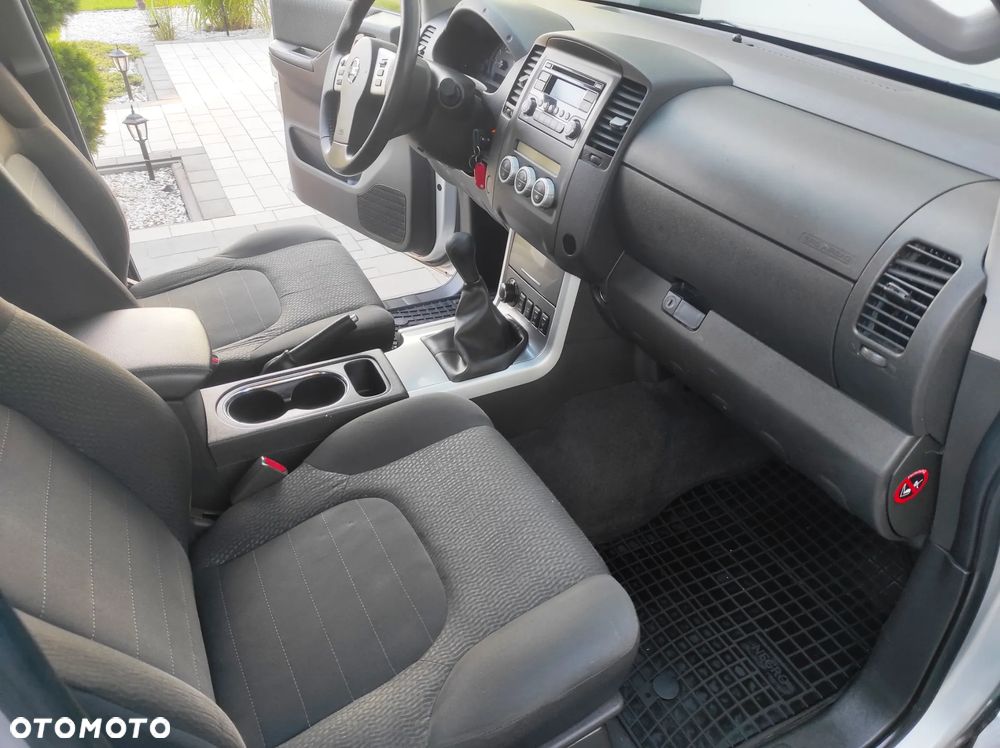 Nissan Navara 2.5 D LE - 28