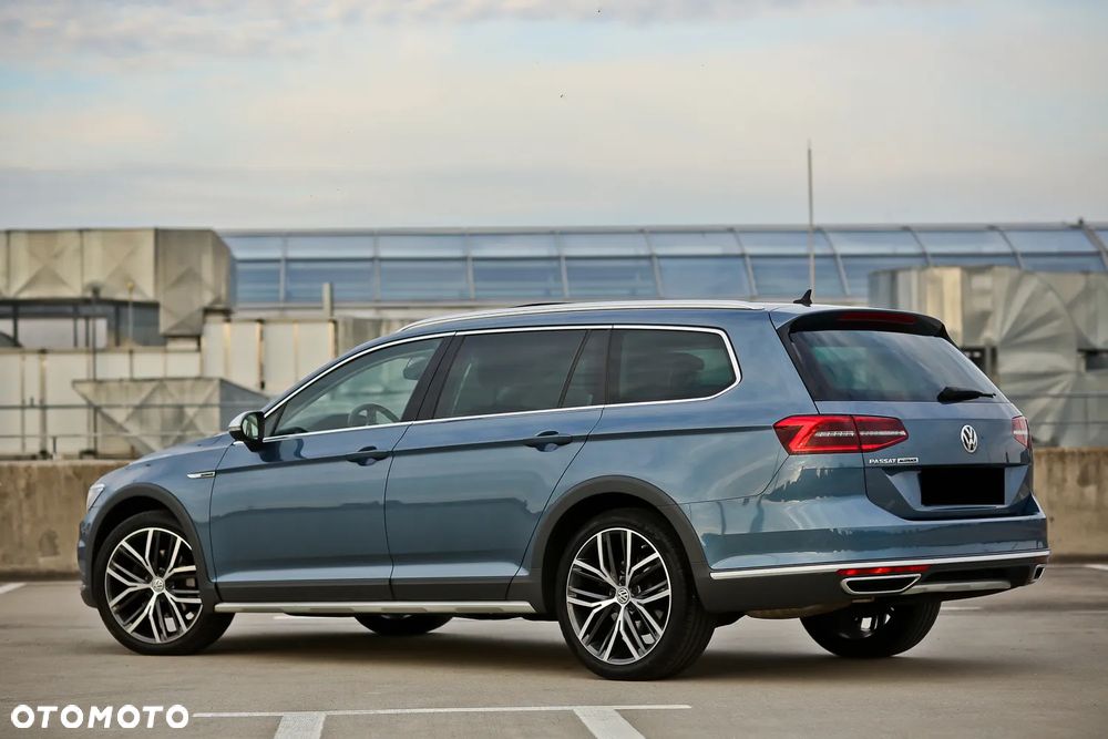 Volkswagen Passat Alltrack - 12