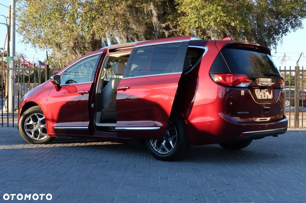 Chrysler Pacifica - 15