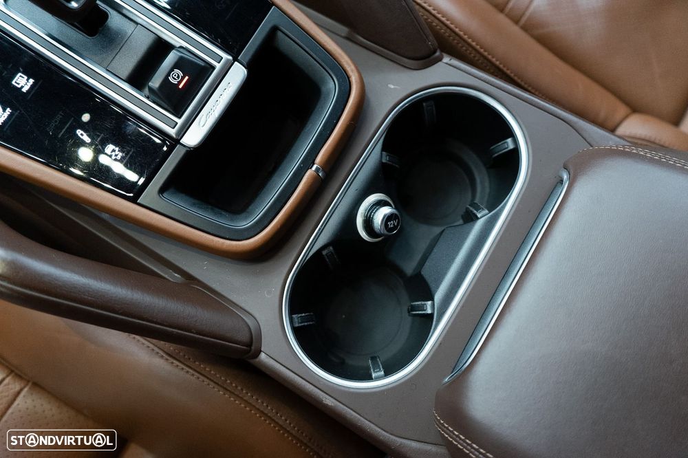 Porsche Cayenne Coupé E-Hybrid - 35