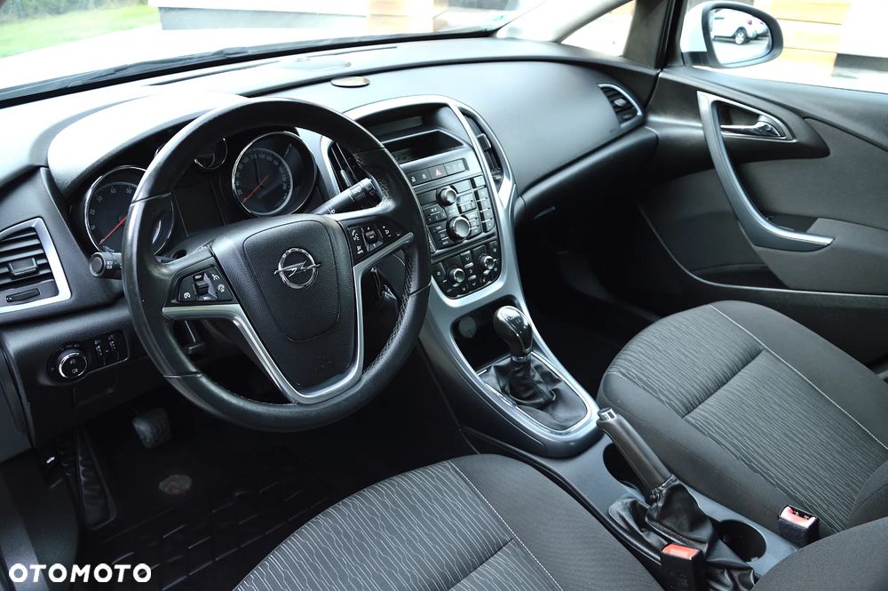 Opel Astra 1.4 ecoFLEX Cosmo - 9