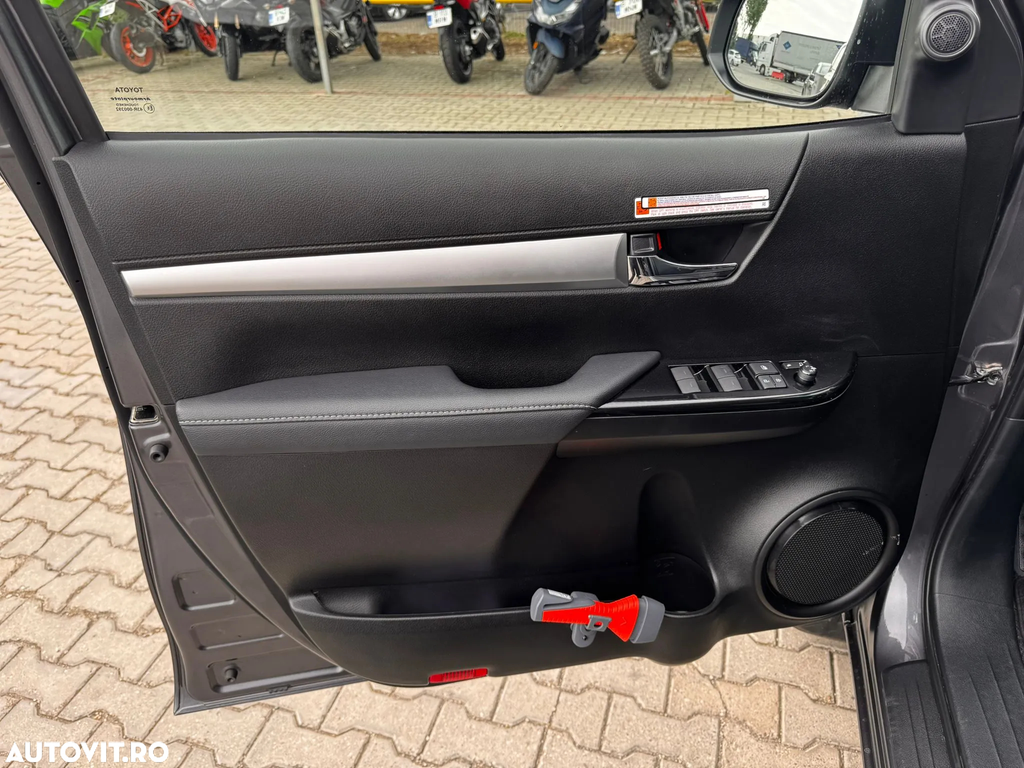 Toyota Hilux 2.8D 204CP 4x4 Double Cab AT Executive - 13