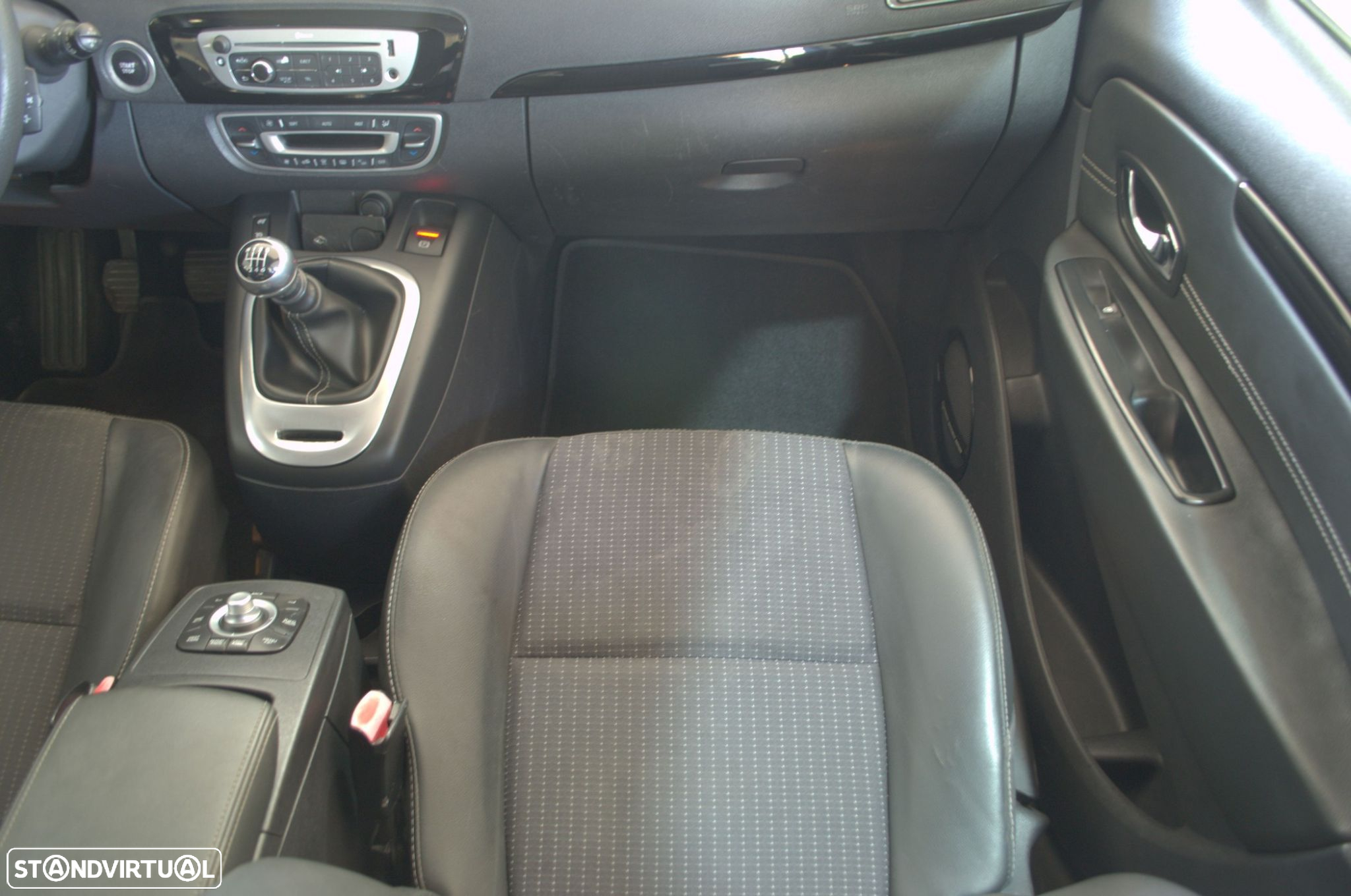 Renault Scénic 1.5 dCi Bose Edtion SS - 21