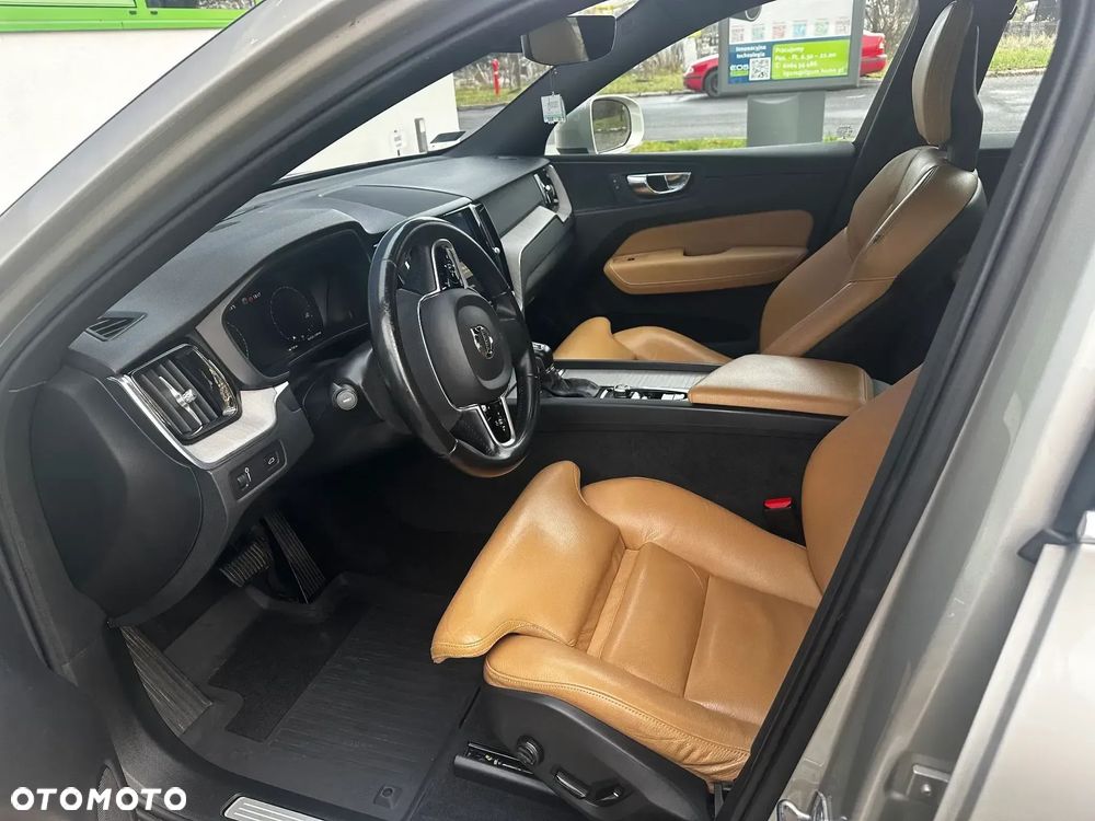 Volvo XC 60 D5 AWD Inscription - 11