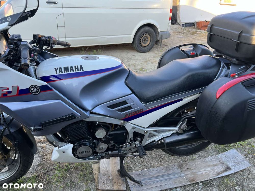 Yamaha FJ - 4
