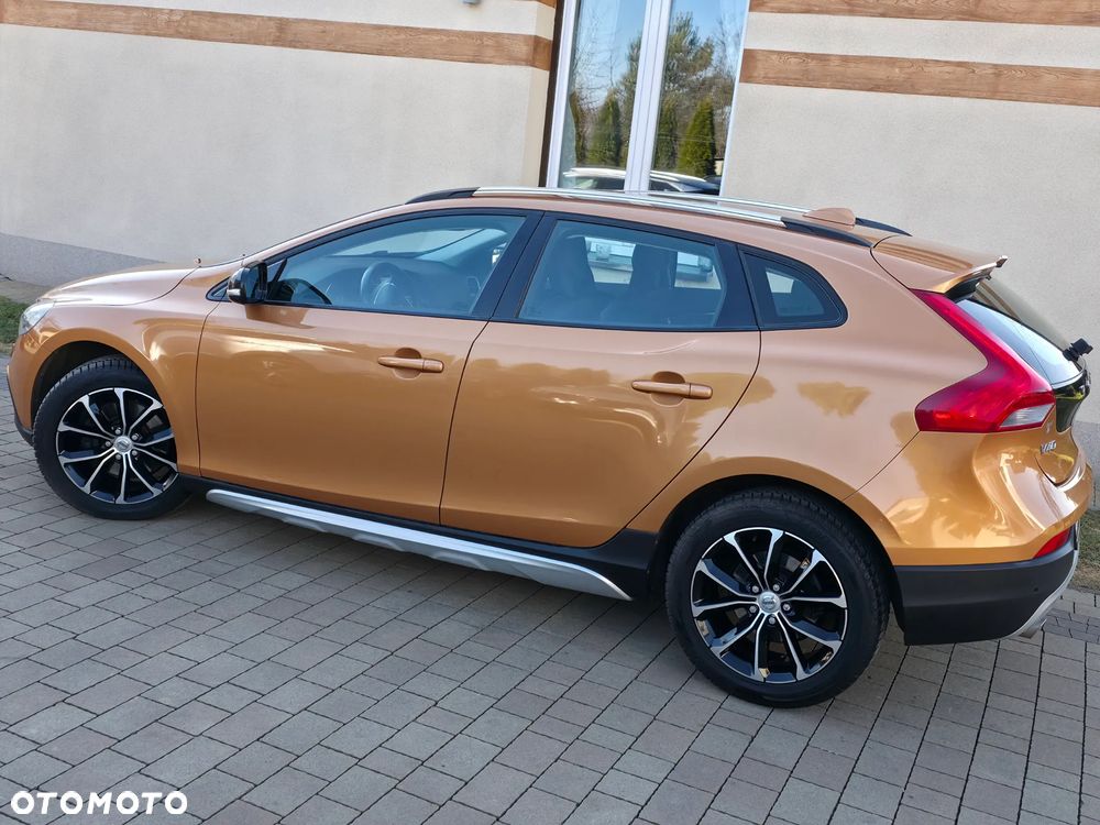 Volvo V40 Cross Country D3 Momentum - 10