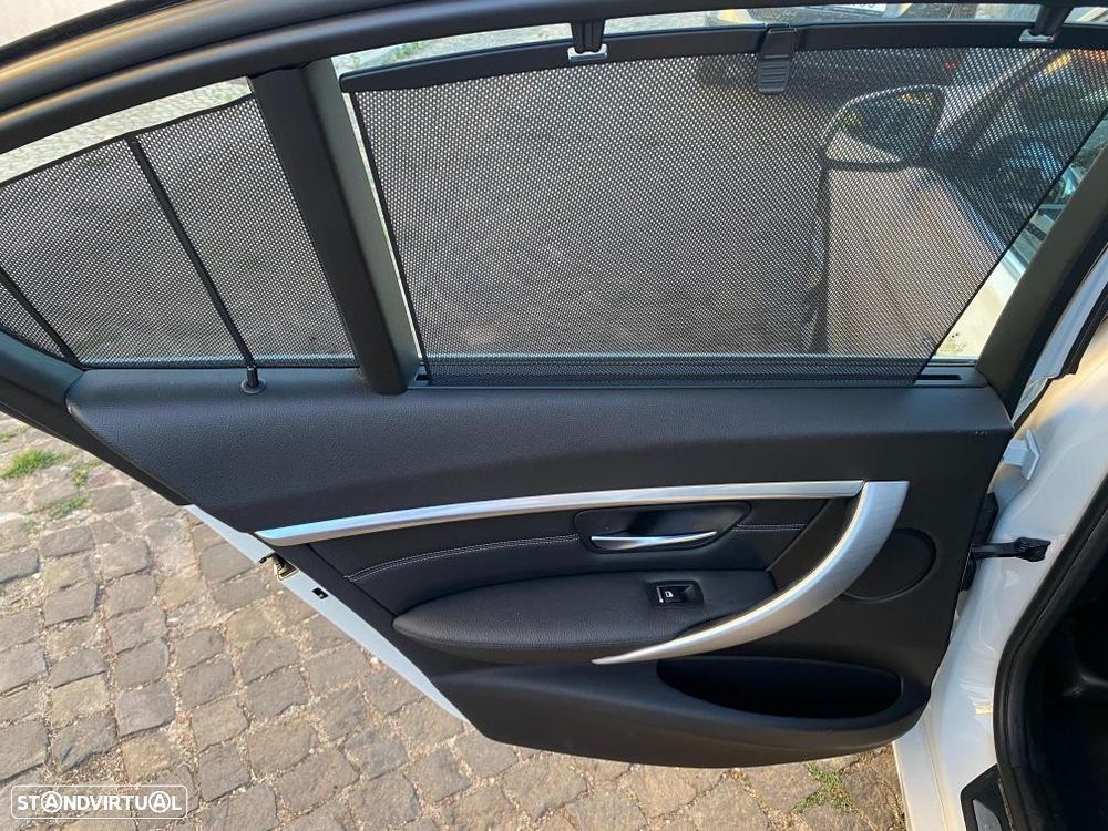 BMW 330 e iPerformance Line Sport - 7