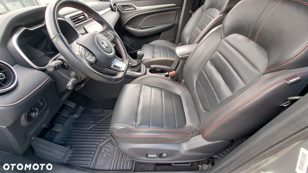 MG ZS - 16