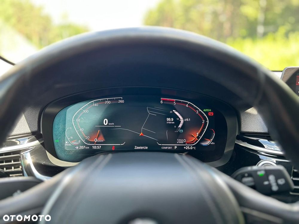 BMW Seria 5 525d xDrive Sport-Aut Luxury Line - 13