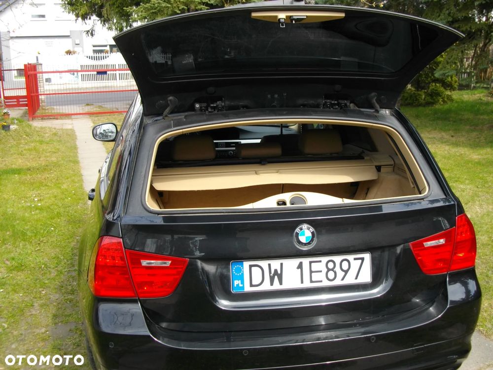 BMW Seria 3 320d xDrive DPF - 12