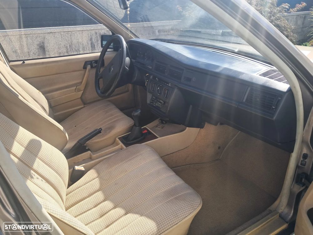 Mercedes-Benz A 190 - 13