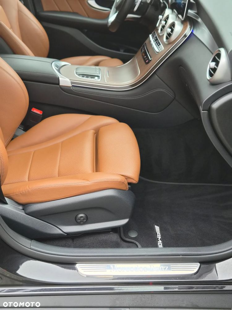 Mercedes-Benz GLC 200 4Matic 9G-TRONIC AMG Line Plus - 14