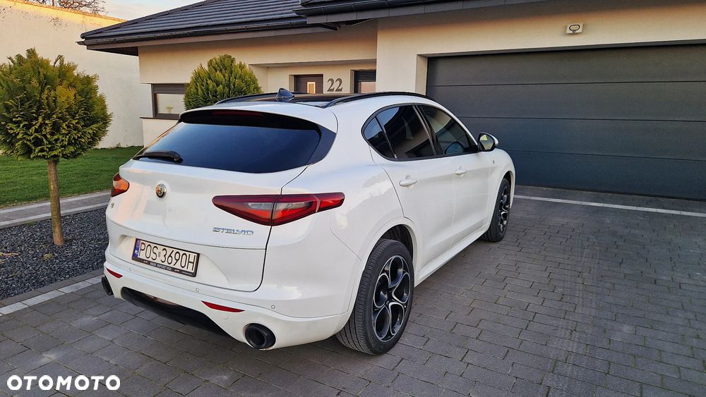 Alfa Romeo Stelvio 2.0 Turbo 16V AT8-Q4 Ti - 19