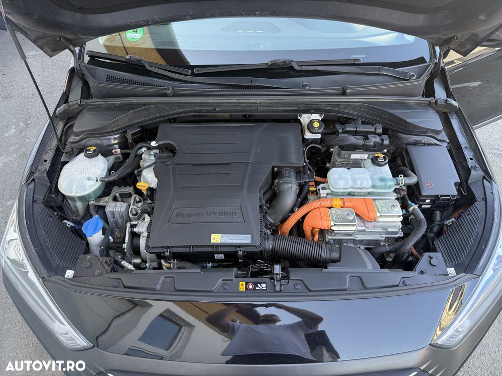 Hyundai IONIQ - 10