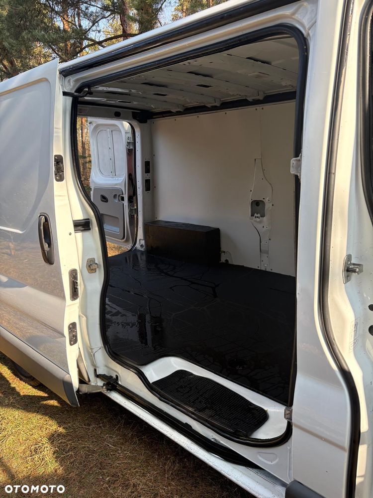 Opel Vivaro - 10