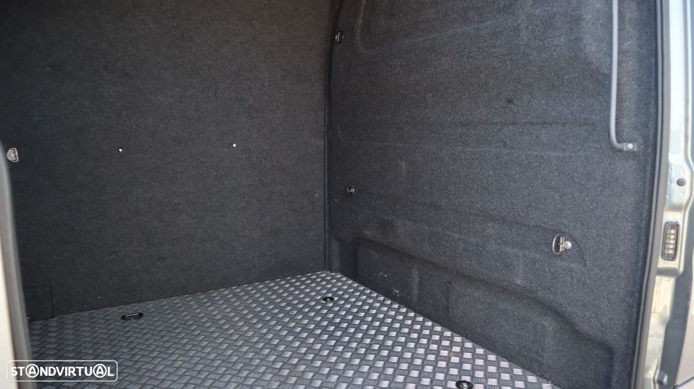 Mercedes-Benz Sprinter Outro - 19