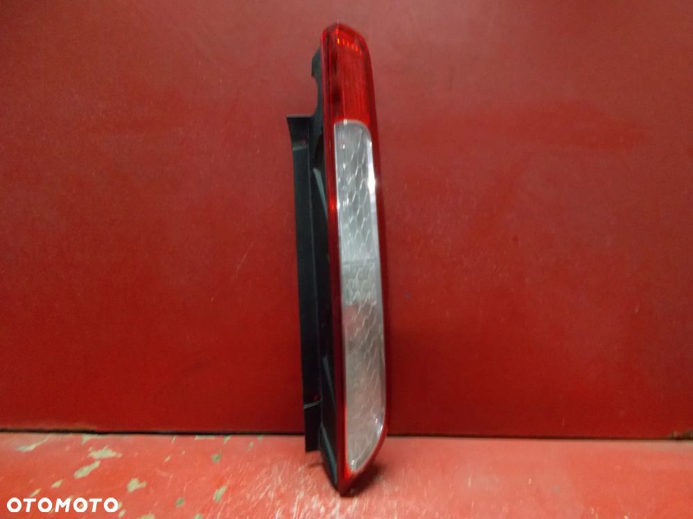 FORD FOCUS MK2 LIFT HB LAMPA PRAWA TYŁ TYLNA 8M51-13404-AD - 1