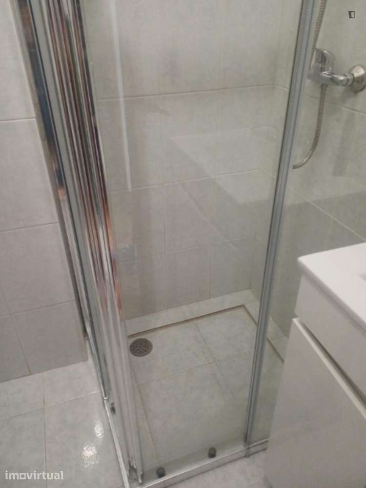 Apartamento com 2 quartos - localizado em Lordelo do Ouro Porto - Grande imagem: 3/36