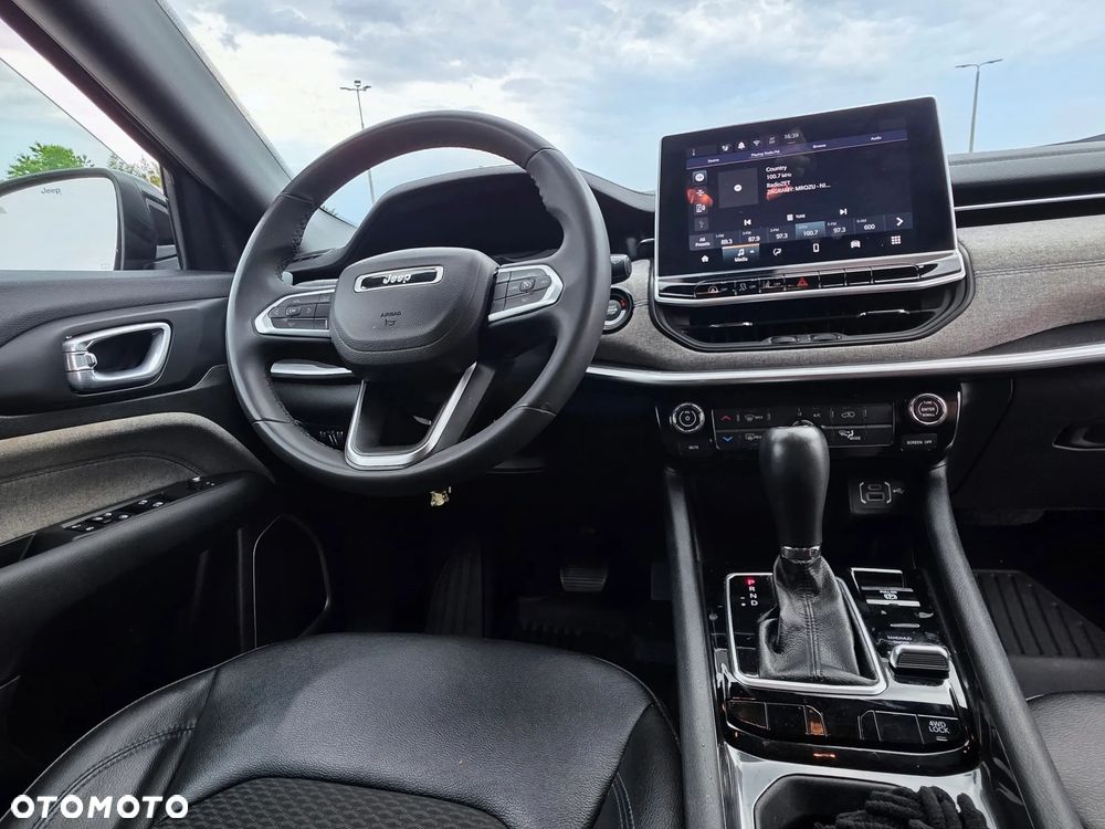 Jeep Compass - 25