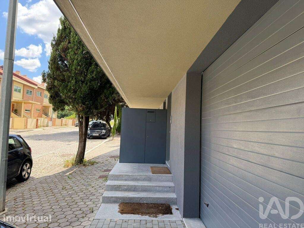 Moradia geminada T4 em Penafiel de 386,1 m2 - Grande imagem: 2/14