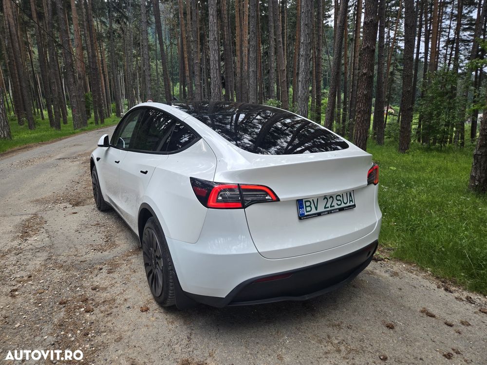 Tesla Model Y - 5